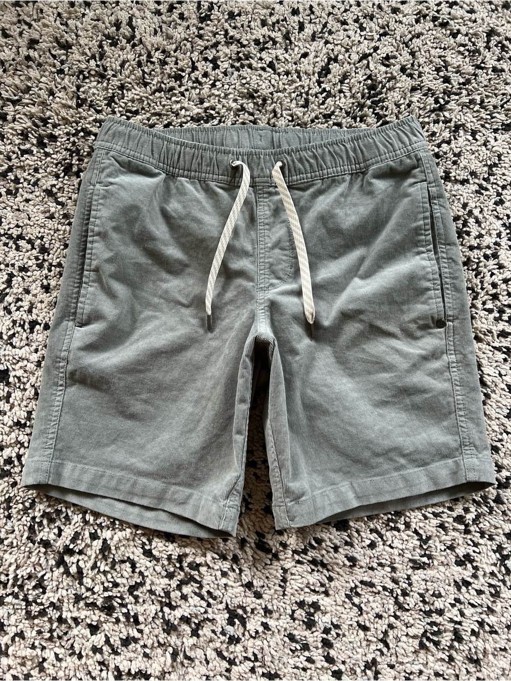 Vuori Optimist Shorts Gray Corduroy Chino Elastic Waist 8" Inseam V385 Men Small